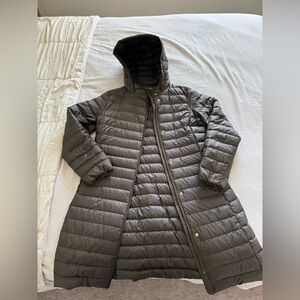 Cole Haan light weight puffer coat